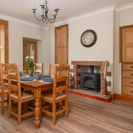 A Spacious Terraced Townhouse *