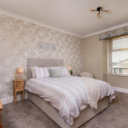 Nyaraló A Spacious Terraced Townhouse *